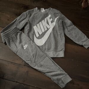Nike Kids Gray Sweatpants and Sweatshirt Set